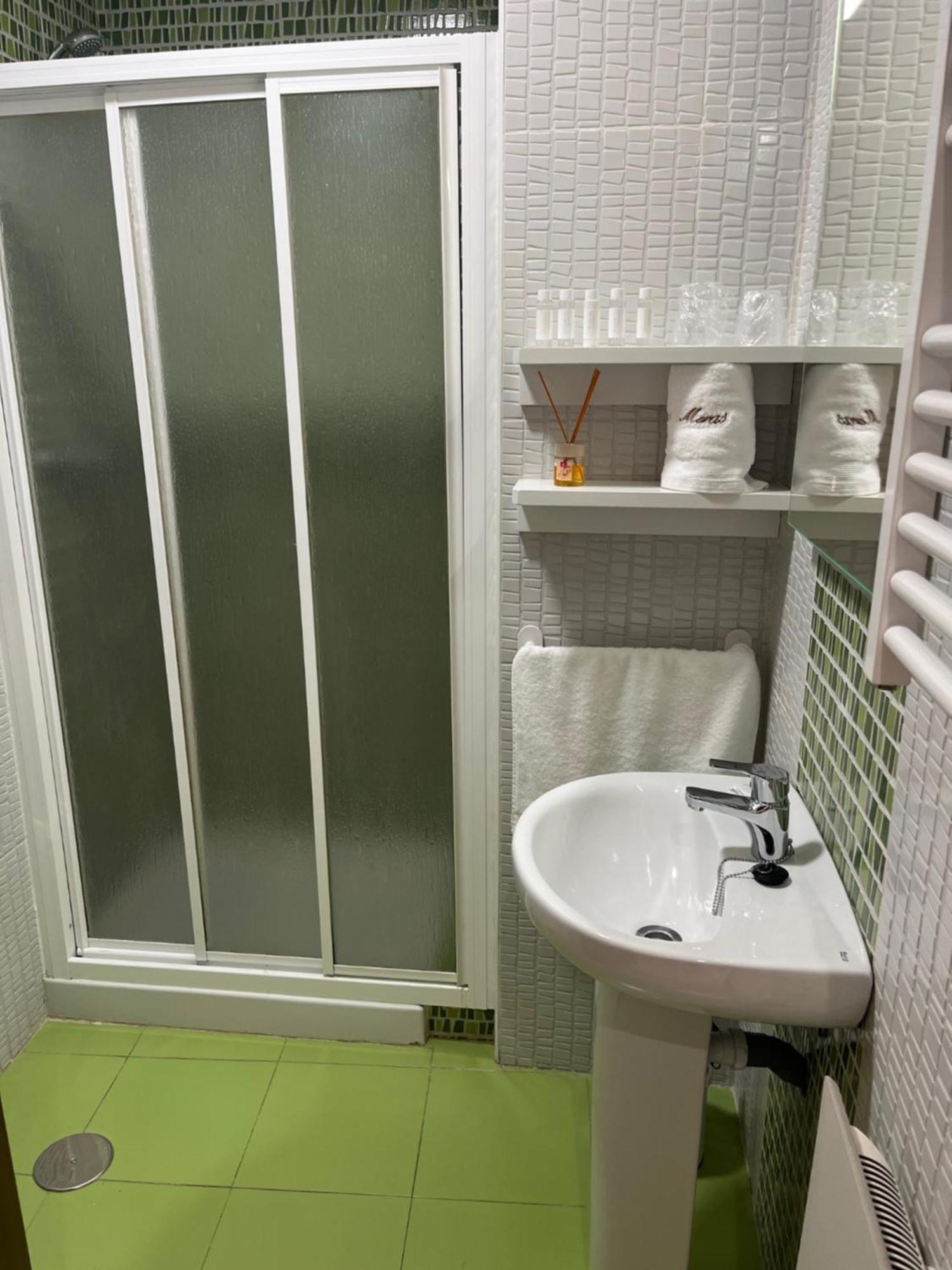 Apartamentos Turisticos Palacio De Meras Tineo Eksteriør billede