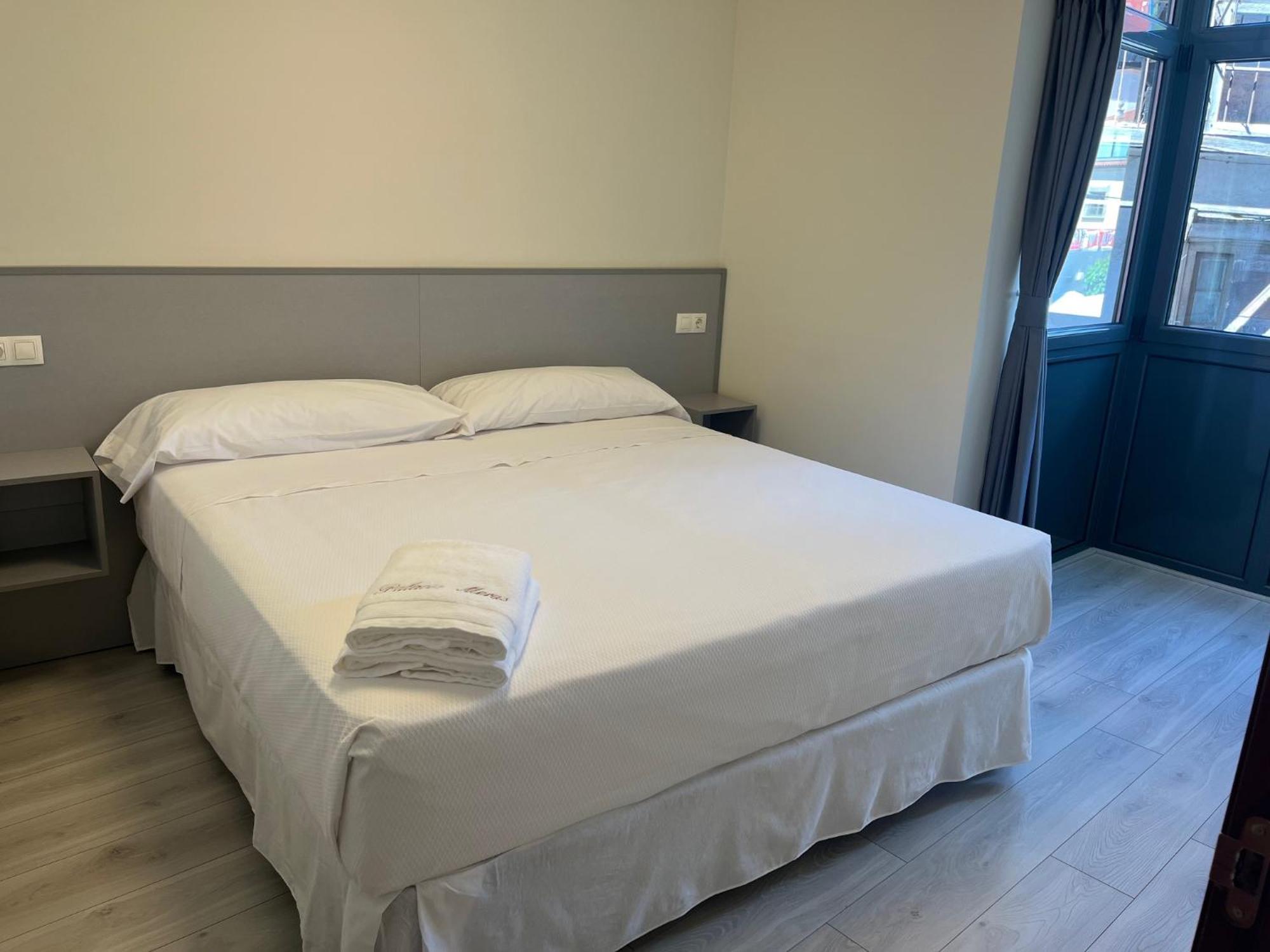 Apartamentos Turisticos Palacio De Meras Tineo Eksteriør billede